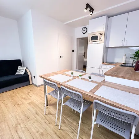 Rajska Plaza Basen Odkryty Brodziki Basen Kryty Plac Zabaw Animacje Apartmán Poddąbie