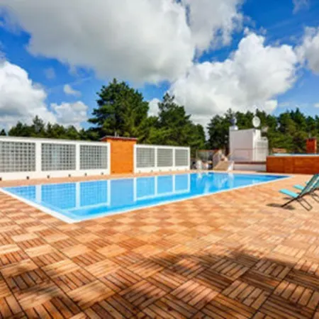 Rajska Plaza Basen Odkryty Brodziki Basen Kryty Plac Zabaw Animacje Apartmán Poddąbie