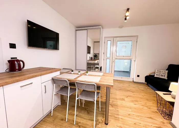 Rajska Plaza Basen Odkryty Brodziki Basen Kryty Plac Zabaw Animacje Daire *