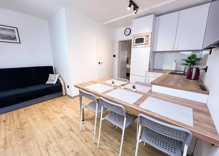 Rajska Plaza Basen Odkryty Brodziki Basen Kryty Plac Zabaw Animacje Daire Poddąbie