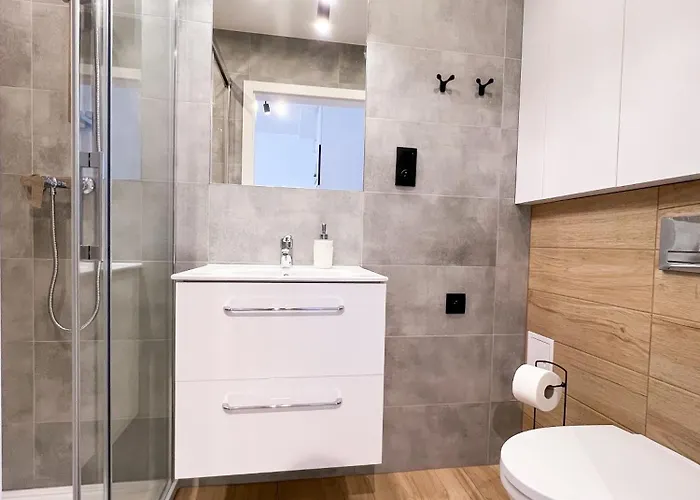 Daire Rajska Plaza Basen Odkryty Brodziki Basen Kryty Plac Zabaw Animacje Poddąbie