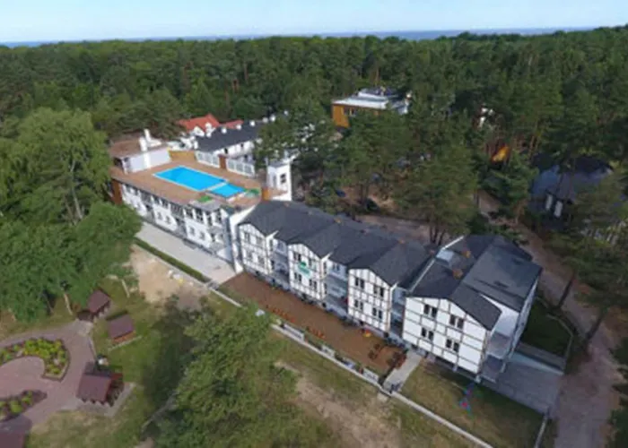 Rajska Plaza Basen Odkryty Brodziki Basen Kryty Plac Zabaw Animacje Daire