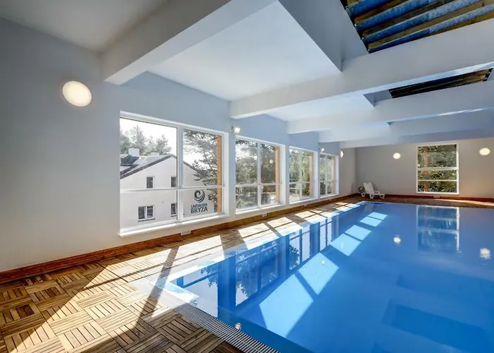 Rajska Plaza Basen Odkryty Brodziki Basen Kryty Plac Zabaw Animacje