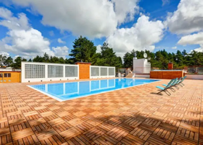 Rajska Plaza Basen Odkryty Brodziki Basen Kryty Plac Zabaw Animacje Daire Poddąbie